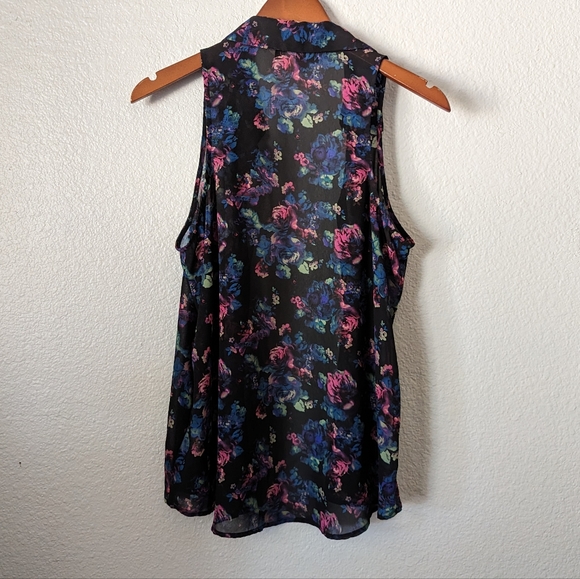 Vintage button up!! - Picture 3 of 4